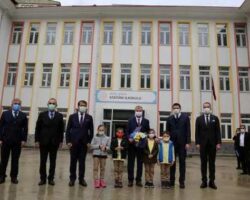 Artvin Valisi Doruk, Borçka İlçemizde Okul Ziyaretleri Yaptı
