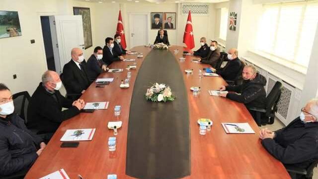 VALİ DORUK, MACAHEL BÖLGESİ MUHTARLARIYLA BİR ARAYA GELDİ