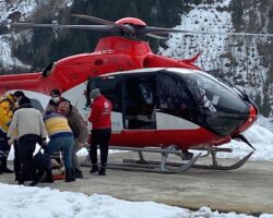 Korumalı: Kalçası kırılan 81 yaşındaki hasta için Hava Ambulansı köye indi