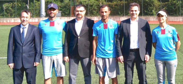 TRABZONSPOR BORÇKA FUTBOL OKULUNU SÜPRİZ ZİYARET