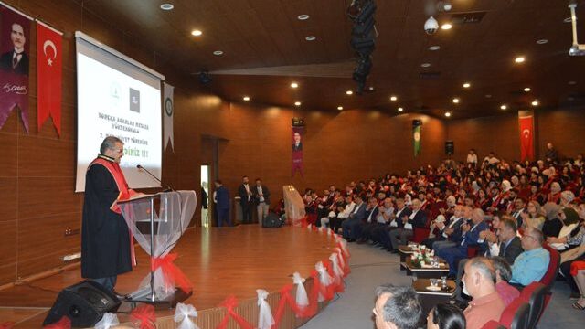 BORÇKA ACARLAR M.Y.O. MEZUNİYET VE ÖDÜL TÖRENİ DÜZENLENDİ