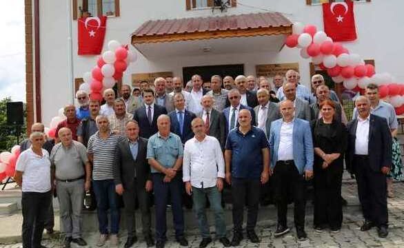VALİ DORUK, BORÇKA’DA KÖY KONAĞI AÇILIŞINA KATILDI