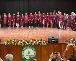 AÇÜ 2021-2022 Mezunlarına Tören Yaptı