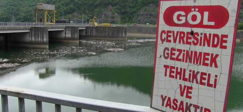 Muratlı Barajında Göze Hoş Gelmeyen Kirli Görüntüler
