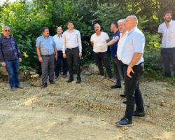 Borçka Kaymakamı Bulat, Güreşen Köyünü Ziyaret Etti