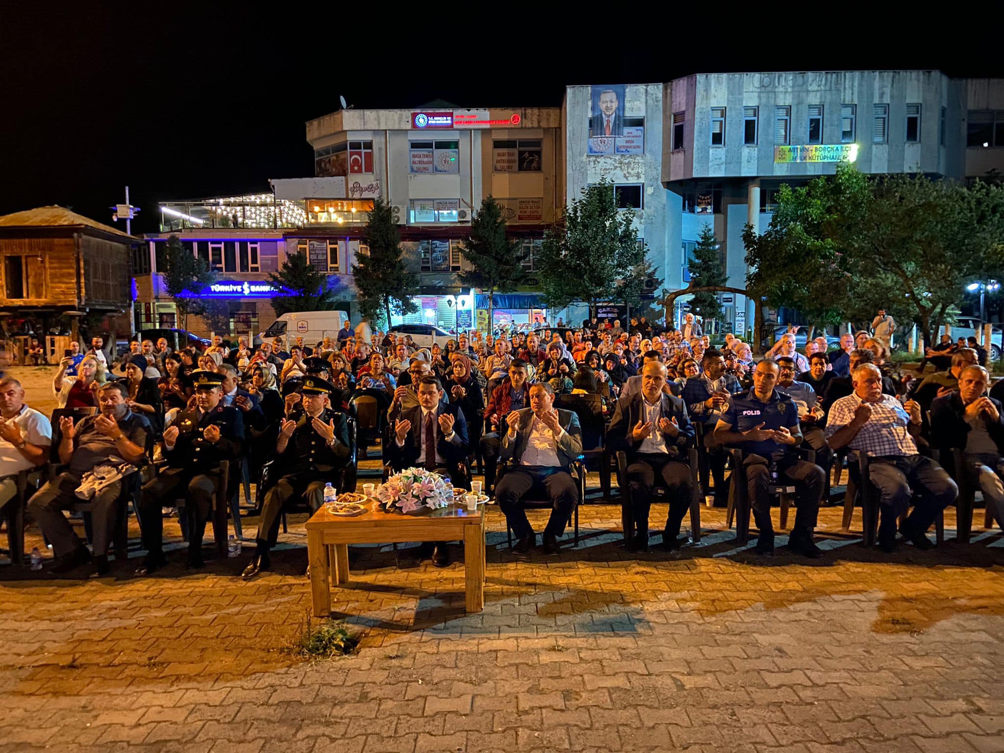 Demokrasi etkinliğinde karlı ikram