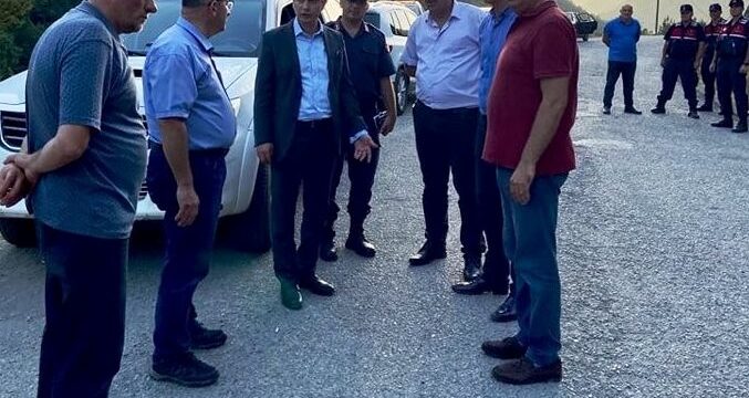 Borçka Kaymakamı Contarlı, Trafik Kazası Alanında İncelemelerde Bulundu