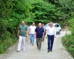 Milletvekili Bayraktutan, Borçka’daki Çalışmaları İncelemede Bulundu
