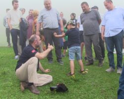 Sıcaktan bunalanlar tabiat Borçka Karagöl’de soluk alıyor