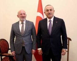 Borçka – Muratlı Sınır Kapısı İçin Bakan ile Görüşme Gerçekleştirdi