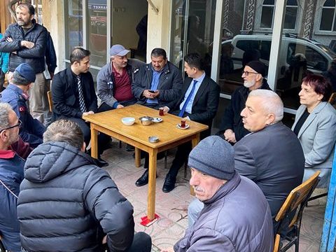 Borçka Kaymakamı Contarlı, esnaf ve vatandaşların taleplerini dinledi