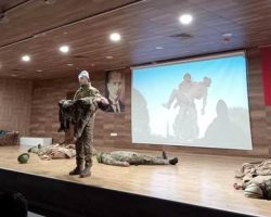 Öğrencilerden Çanakkale Zaferi ve Şehitleri Anma Günü Programı