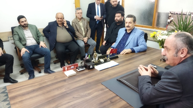 AK Parti Milletvekili Adayları CHP Artvin İl Örgütünü Ziyaret Ettiler