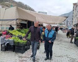 Belediye Başkanı Orhan, Cuma Sebze ve Meyve Pazar Yerini Dolaştı