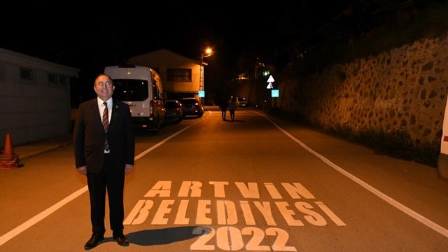 Artvin Belediyesinden Yol Çizgileri