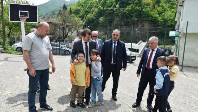 İl MEM Acar, 15 Temmuz Şehitler İlkokulu-Ortaokulunu Ziyaret Etti