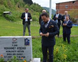 YRP Artvin Milletvekili Sücü, “Ülkenin refahı için çalmadık kapı, gitmedik ev bırakmayacağız”