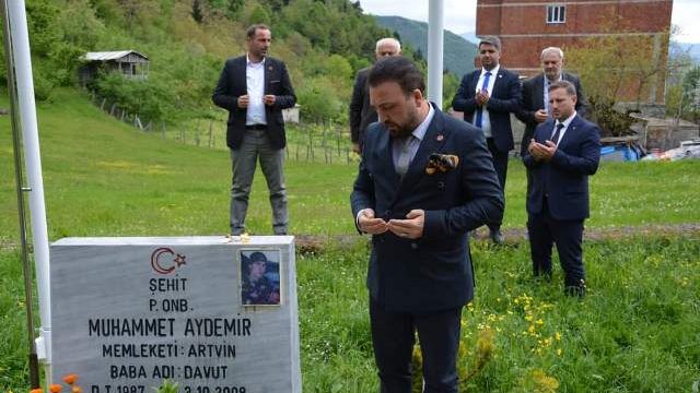 YRP Artvin Milletvekili Sücü, “Ülkenin refahı için çalmadık kapı, gitmedik ev bırakmayacağız”