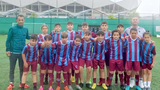 Trabzonspor Borçka Futbol Okulu 2011 ve 2012 Grupları ile Trabzon’a gitti