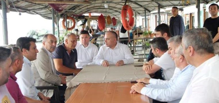 Artvin Valisi Ünsal, Arhavi’de Denizde Kaybolan Şahsın Ailesini Ziyaret Etti