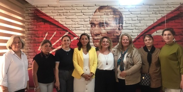 CHP Kadın Kolları Genel Başkan Yardımcısı Kacan, Borçka İlçe Teşkilatını Ziyaret Etti