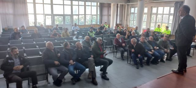 İlçemizde Taşıma Hizmeti Veren Servis Şoförleri ile Toplantı Yapıldı