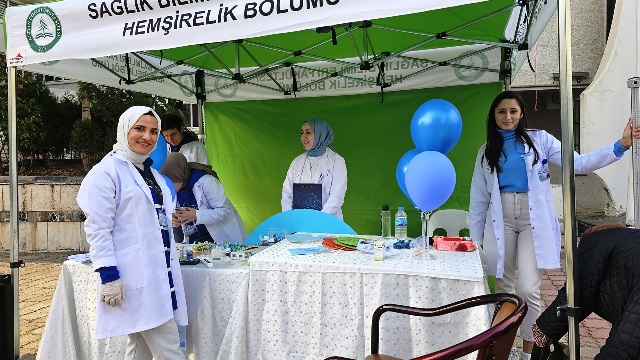 AÇÜ Hemşirelik Bölümü Öğrencilerinden Sağlık Taraması Etkinliği