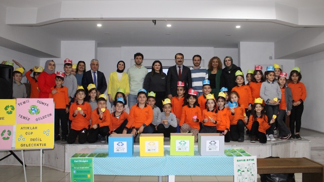 AÇÜ’den Minik Öğrencilere  ‘Atıklar ve Geri Dönüşüm’ konulu seminer