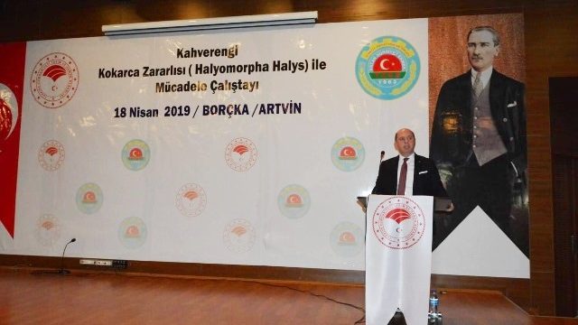 B.Z.O.B. İskenderoğlu, “Başta fındık olmak üzere binlerce bitki türüne zarar veren kahverengi kokarca böceğin 270’e yakın üründen beslendiği ve tarımı engelliyor”