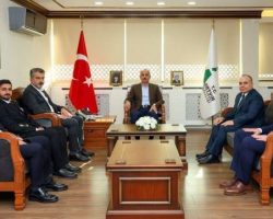 Ulaştırma ve Altyapı Bakanı Uraloğlu, Valimiz Sayın Cengiz Ünsal’ı Makamında Ziyaret Etti
