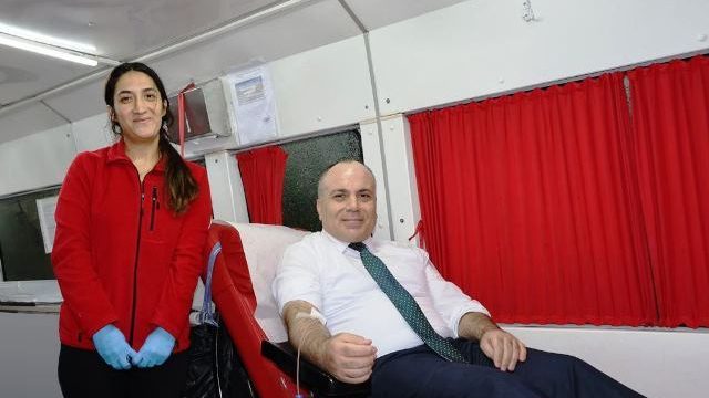 Vali Cengiz Ünsal, Kan Bağışında Bulundu