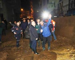 Borçka’da 5 binada 21 konut tedbir amaçlı boşaltıldı