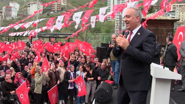 CHP Borçka Mitinginde  “Ercan ile hercan kazanıyor”