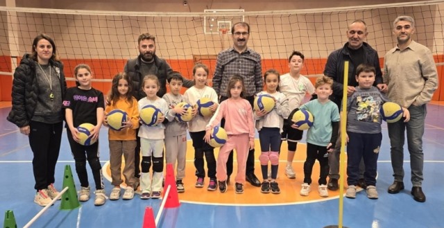 Korumalı: Borçka’da Sporcuların Sosyal, Kültürel ve Sportif Faaliyet Kursları Ziyaret Edildi