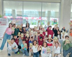 Korumalı: Borçka’lı Yazar Uzungül Köse, Kitap Fuarı’nda okurlarıyla buluştu