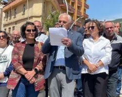 Korumalı: CHP Borçka İlçe Başkanlığı Özel’e yönelik yapılan saldırı ile ilgili bir basın açıklaması düzenledi