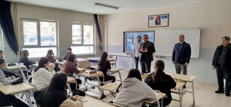 Korumalı: İlçe Milli Eğitim Müdürü Bakır, Cumhuriyet Ortaokulu’nu ziyaret etti