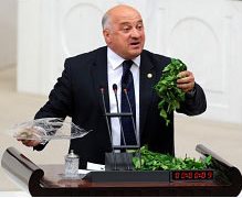 Korumalı: Milletvekili Bayraktutan’dan 2025 Yaş Çay Fiyatına Sert Tepki