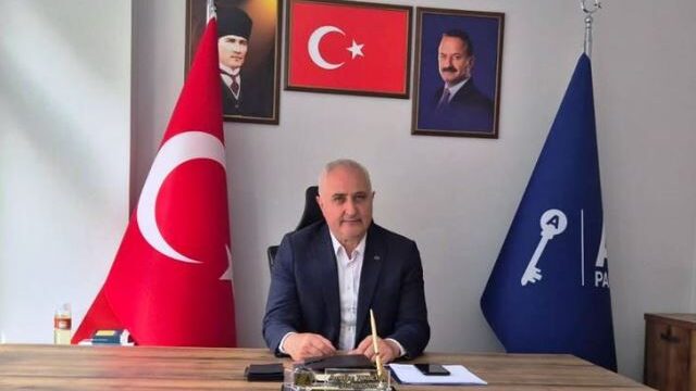 Korumalı: Anahtar Parti Artvin İl Başkanı Tokdemir, “milletçe huzur içinde geçmesini, ihtiyaç sahiplerinin sevindirildiği, bir bayram olmasını temenni ediyorum”