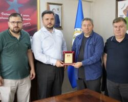Korumalı: Artvin Trabzonspor Taraftarlar Derneğinden Orman Bölge Müdürü Gürsoy’a Ziyaret