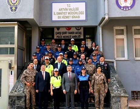 Korumalı: Vali Ergün, Bayram arifesinde kamu kurumlarına ziyaretlerde bulunarak görevli personelin bayramını kutladı