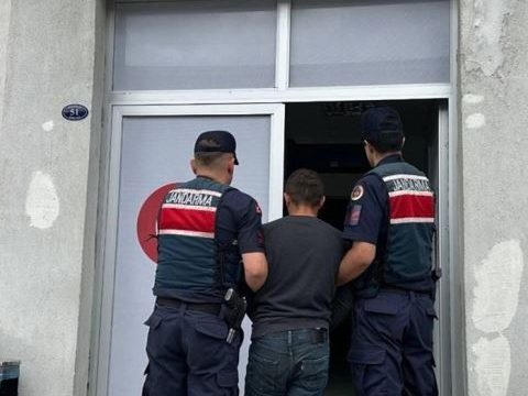 Korumalı: 14 suç kaydı bulunan bir şahıs askeri yasak bölgede yakalandı