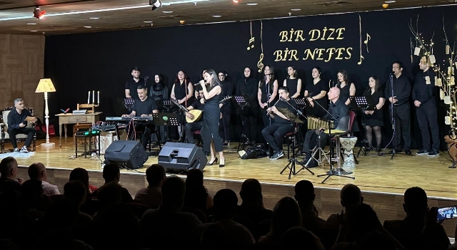 Korumalı: Borçka Atatürk İ. ve O. Öğretmenlerinden “Bir Dize Bir Nefes” Gecesi