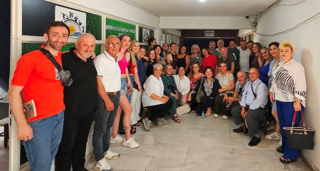 Korumalı: 37. Uluslararası Altın Karagöz Halk Dansları Yarışması kapsamında Borçka Belediyesi Kadın Korosu Bursa’da