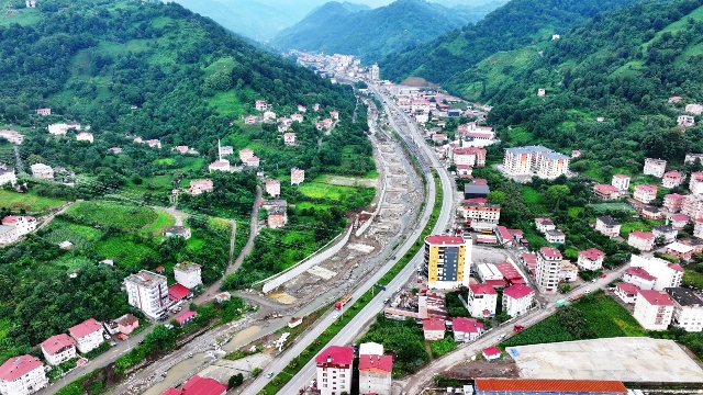 Korumalı: HOPA SUNDURA DERESİNDE ÇALIŞMALAR DEVAM EDİYOR