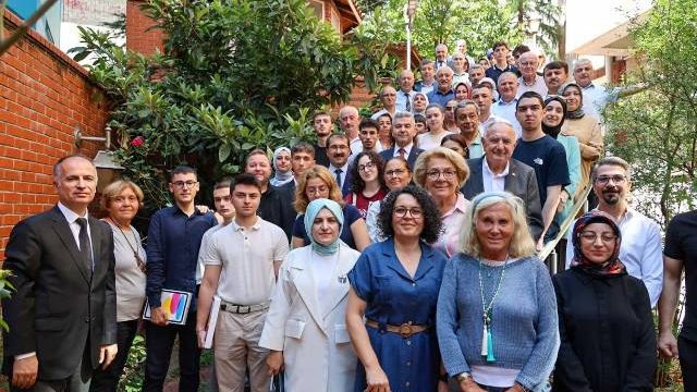 Korumalı: Artvinliler Hizmet Vakfı tarafından başarılı öğrencilere hediyeler takdim edildi