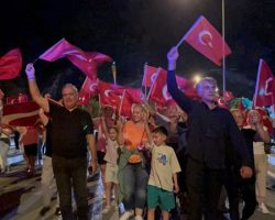 Korumalı: Borçka’da, 30 Ağustos Zafer Bayramı yıl dönümü kapsamında fener alayı yürüyüşü yapıldı
