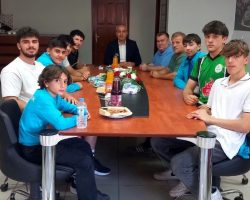 Korumalı: Güreşçiler, ASKF Başkanı Dağ ve yönetimini ziyaret ettiler