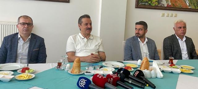 Milletvekili Çelik, “Artvin’in sağlık, eğitim ve ulaşım alanında önemli kazanımlar elde edecek”