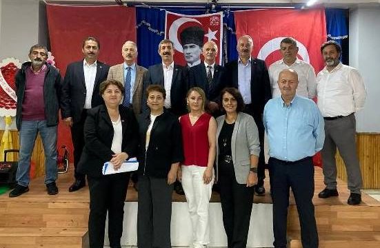 Korumalı: Hüseyin Merttürk, yeniden CHP Borçka ilçe başkanı seçildi